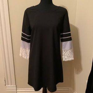 UMGEE Black & Ivory Dress SZ MED EUC
